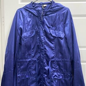 Hip-length zipped hooded jacket with metallic sheen